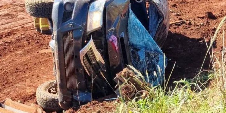 Agricultor brasileño fallece tras volcar su camioneta en Carlos Antonio López
