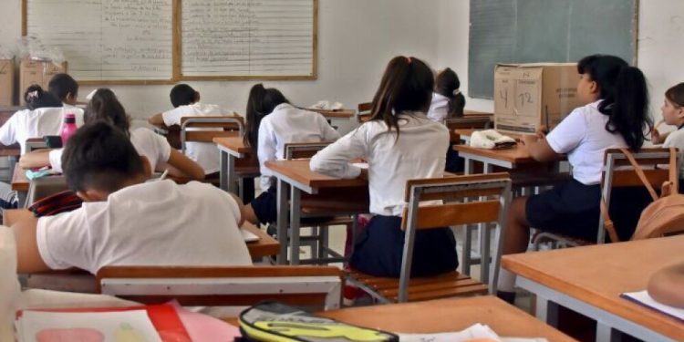 Paraguay mejora su nivel educativo, pero persisten brechas entre áreas urbanas y rurales