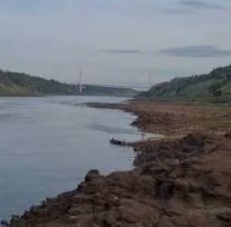 A mano armada roban cargamento de celulares a ciudadano argentino en Presidente Franco