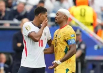 Bellingham se tapó la boca al dirigirse a un jugador de Ghana y no fue expulsado