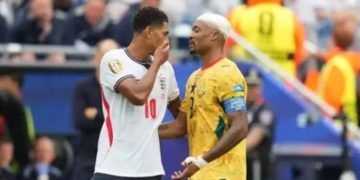 Bellingham se tapó la boca al dirigirse a un jugador de Ghana y no fue expulsado