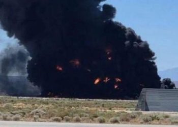 Bombardero de EE.UU se estrelló poco después de despegar y dejó 8 muertos