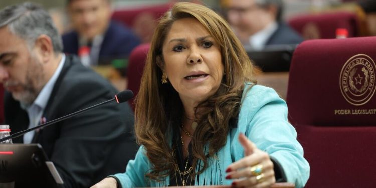 Senadora pide reconstruir el Partido Liberal antes de pensar en el 2028
