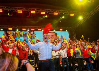 Arnaldo Samaniego cierra su campaña con una fuerte demostración de fuerza