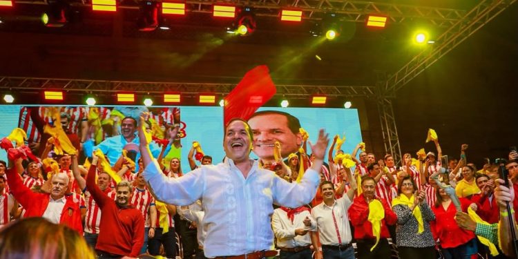 Arnaldo Samaniego cierra su campaña con una fuerte demostración de fuerza