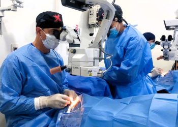 Pacientes son beneficiados con cirugías de cataratas en Concepción