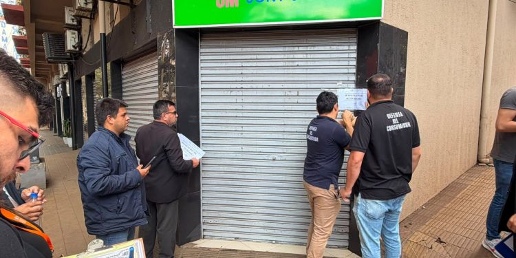Clausuran temporalmente comercio de Ciudad del Este tras denuncias de presuntas estafas a turistas