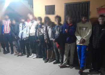 Operativo policial deja 34 cuidacoches demorados y dos aprehendidos en el microcentro