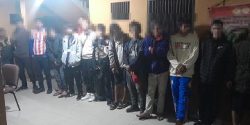 Operativo policial deja 34 cuidacoches demorados y dos aprehendidos en el microcentro