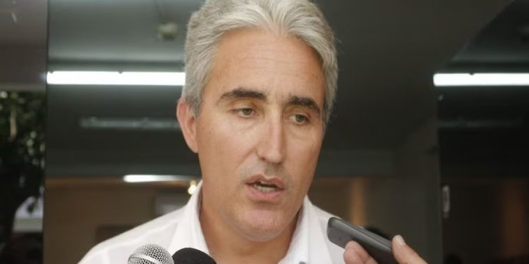 Abogado admite sorpresa ante propuesta para integrar una eventual chapa presidencial en 2028