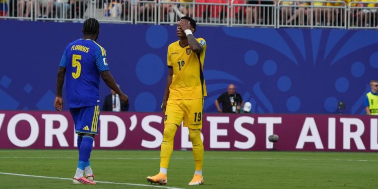 Ecuador no puede y se complica contra una Curazao que consigue un histórico empate