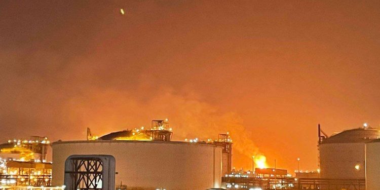 Al menos 54 heridos y 18 desaparecidos tras explosión en una planta de gas en Qatar