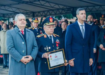 Ejecutivo oficializa ascenso de César Silguero y lo confirma como comandante de la Policía Nacional