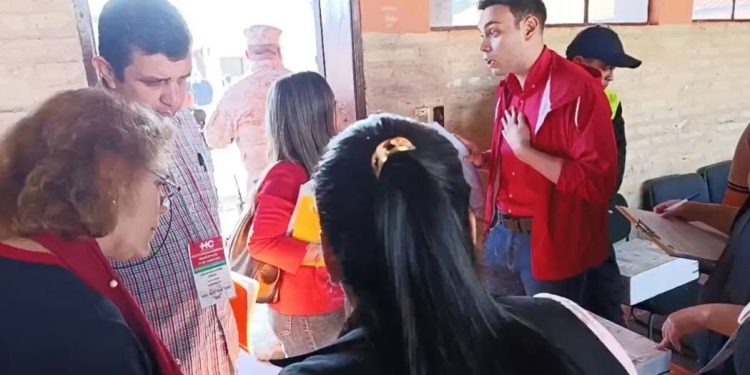 Luego de una larga espera, habilitan las mesas de votación en Yabebyry