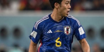 Capitán de Japón se perdió el Mundial y anunció su retiro de la selección