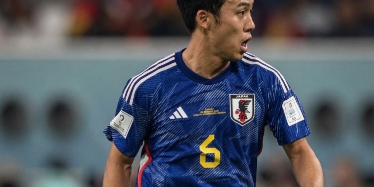 Capitán de Japón se perdió el Mundial y anunció su retiro de la selección