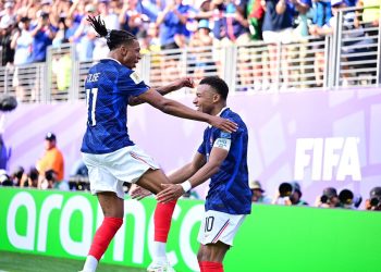 Francia se cita con Paraguay en octavos de final del Mundial tras vencer 3-0 a Suecia