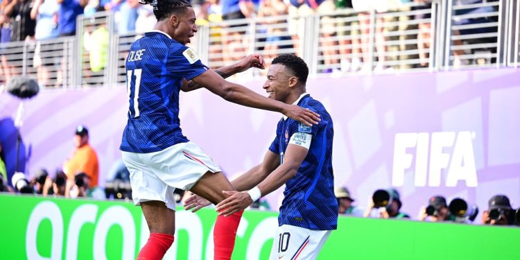 Francia se cita con Paraguay en octavos de final del Mundial tras vencer 3-0 a Suecia