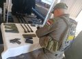 Decomisan componentes de fusiles de uso militar durante control en el Silvio Pettirossi