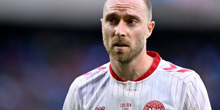 Eriksen tranquiliza al fútbol: «está bien» tras el incidente sufrido en cancha