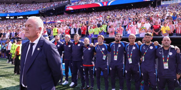 Alfaro reivindicó el espíritu de lucha de Paraguay: «resistir está en nuestra cédula»