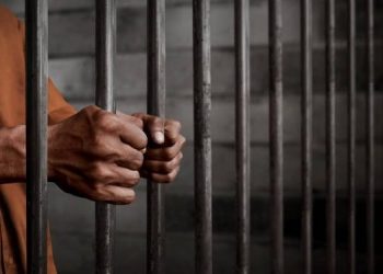 Hombre es condenado a 20 años de cárcel por abusar de su propia hija