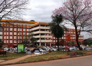 Hospital de Clínicas garantiza servicios esenciales durante feriado del 12 de junio