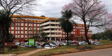 Hospital de Clínicas garantiza servicios esenciales durante feriado del 12 de junio