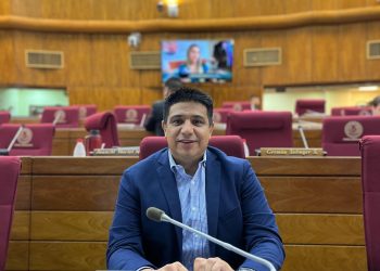 Diputado arremete contra el sector privado y pide mesa de trabajo para reformar cálculo del salario