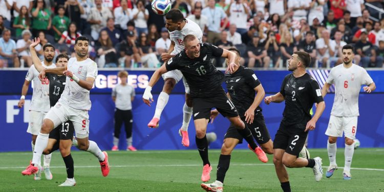 Irán enfrenta su estreno mundialista en EE.UU. empatando 2-2 con Nueva Zelanda