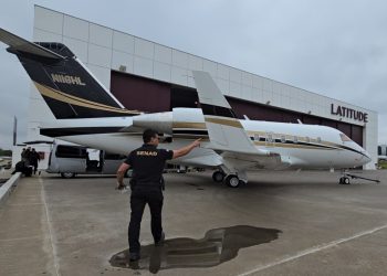 Liberan a piloto y copiloto de jet incautado con 261 kilos de marihuana premium