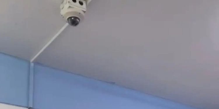 Investigan instalación de cámaras en baños de una institución educativa de Ciudad del Este