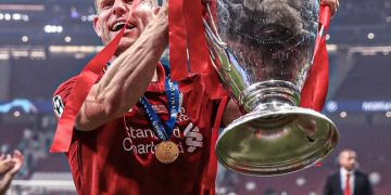 James Milner, récordman de la Premier League, se retira del fútbol profesional