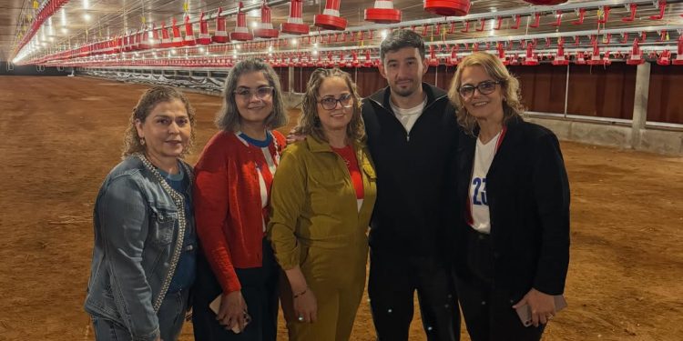 Golazo fuera de cancha de Mathías Villasanti; inauguró su granja avícola