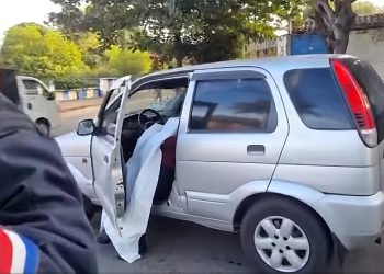 Mujer fallece tras sufrir aparente infarto mientras conducía en pleno centro de Luque