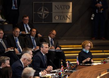 EE.UU reclamó más gasto en la OTAN y amenazó con exponer a aliados incumplidores
