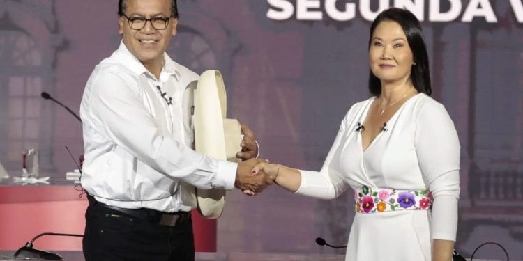 Perú: balotaje entre Fujimori y Sánchez se mantiene en «empate técnico»