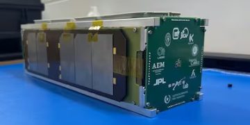 Estudiantes impulsan proyecto de estación terrena para comunicarse con satélite paraguayo