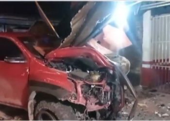 Mujer fallece y otra persona resulta herida tras violento choque en San Lorenzo