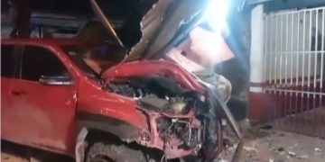 Mujer fallece y otra persona resulta herida tras violento choque en San Lorenzo