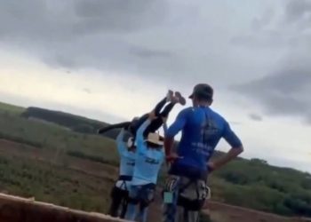 Joven brasileña hacía «bungee jumping», la lanzaron sin arnés y murió