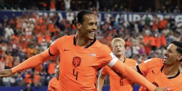 Virgil van Dijk, en contra de la pausa de hidratación en el Mundial