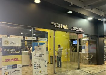 Delincuentes armados asaltan local de Western Union en un shopping de Asunción