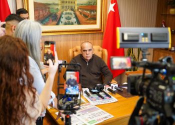 Presidente del Congreso defiende expulsión de Kattya González y niega injerencia en la Corte