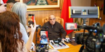 Presidente del Congreso defiende expulsión de Kattya González y niega injerencia en la Corte