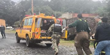 Rescatan a una persona que se arrojó desde el puente Remanso