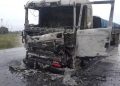 Tragedia rutera terminó con un fallecido y dos vehículos reducidos a cenizas