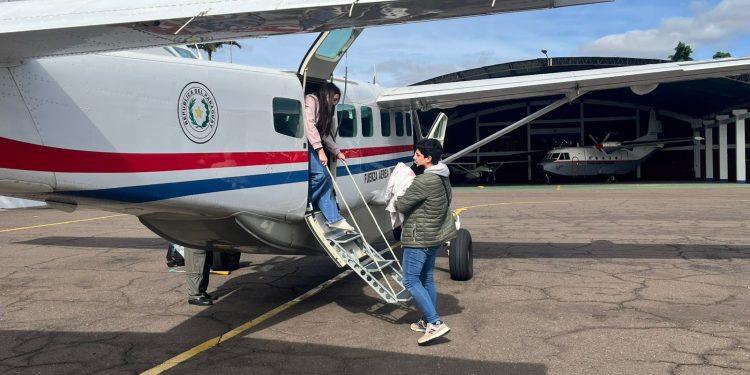 La Fuerza Aérea coordinó con éxito la evacuación aeromédica de una bebé trasplantada en Brasil