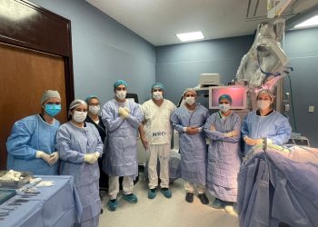 Médicos de IPS Ingavi operan con éxito un tumor detrás del ojo con sistema de navegación digital