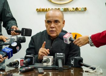 «Bachi» Núñez respalda aumento del salario y lanza críticas a los proyectos de la oposición